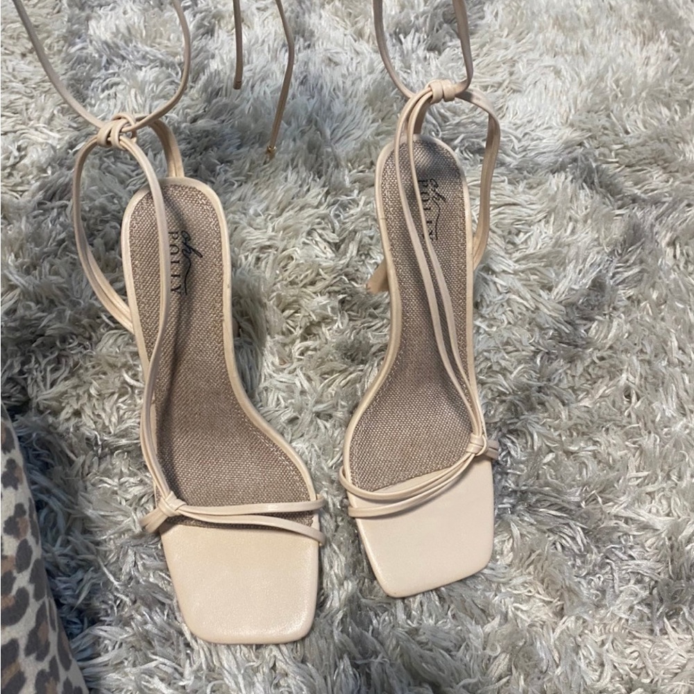 Oh polly tan heels - Picture 4 of 5